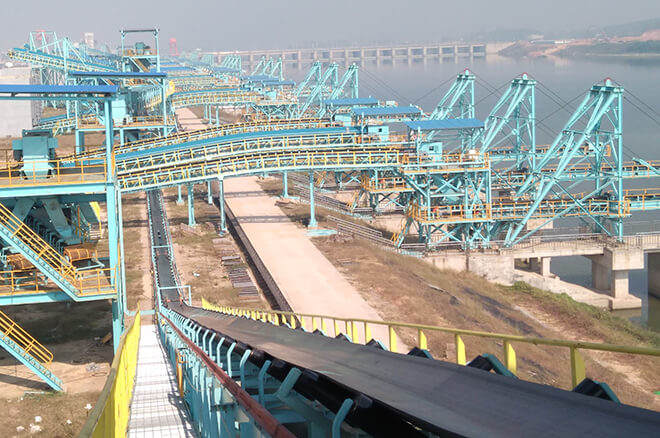 belt conveyor for port