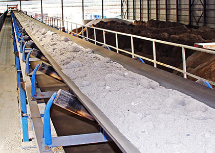 Heat-resistant belt conveyors are used to transport clinker in cement plants
