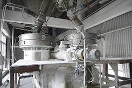 vibratory separator