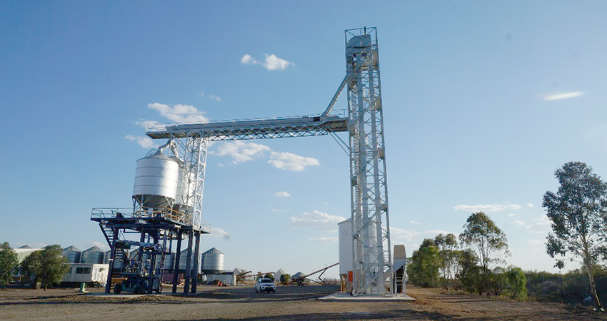 central chain bucket elevator