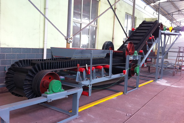 corrugated sidewall belt conveyor