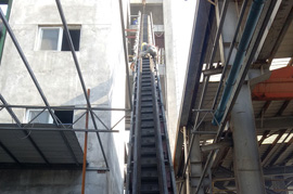Improvements on Steep incline belt conveyor